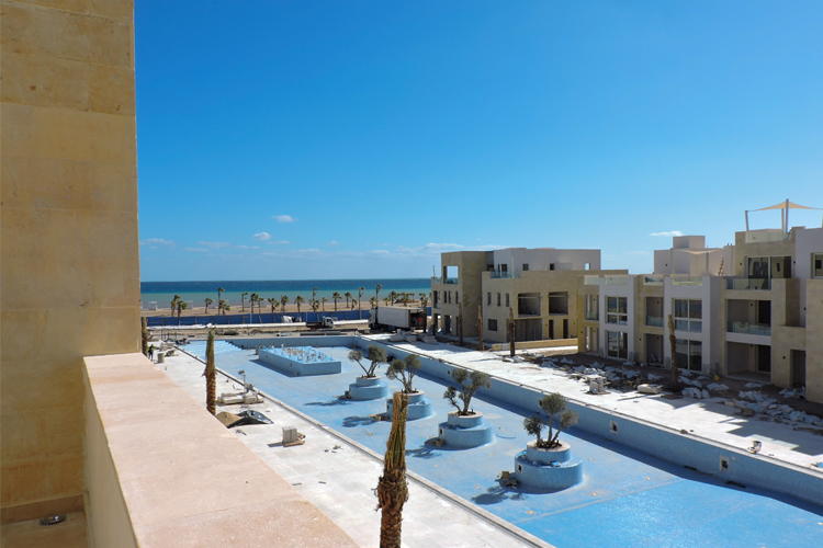 Apartment with Roof, Pool & Sea view - 1