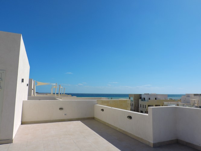 Apartment with Roof, Pool & Sea view - 3