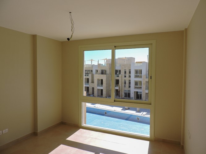 Apartment with Roof, Pool & Sea view - 12