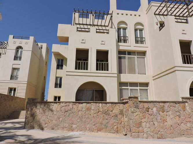 Apartment With Golf and Partial Bay view - 0