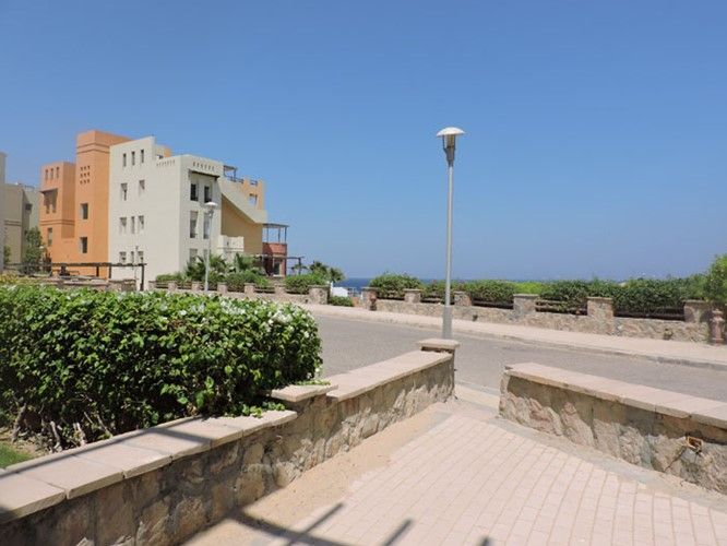 3 BR Apartment-Garden & Partial sea view - 1