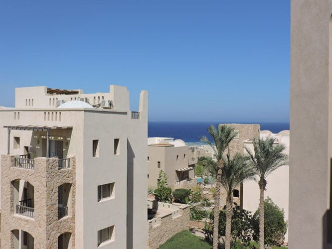 2 BR Penthouse with Golf & Sea view - 2